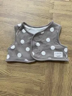 水玉のベビーベスト