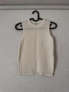 H&M アイボリー ノースリーブ ベスト