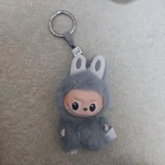 最終値下げ！ラブブ ぬいぐるみキーホルダー グレー イニシャルW
