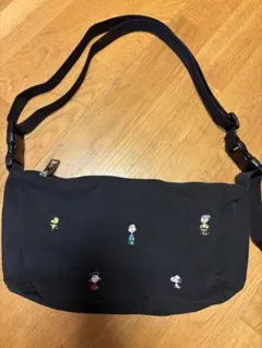 SOLEIL スヌーピー キャラクター刺繍 ショルダーバッグのサムネイル
