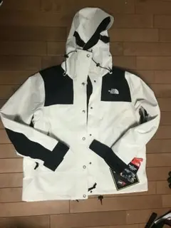 新品THENORTHFACE マウンテンパーカー
