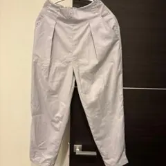 ライトグレー プリーツ入り スラックス