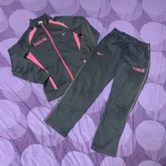 女の子　ジャージ　NIKE キッズ ジャージセット ダークグレー/ピンク