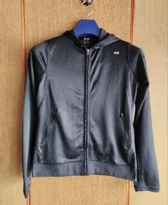 ブラック フルジップパーカー