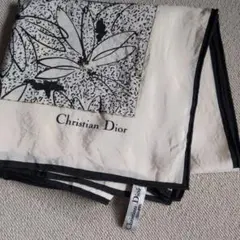 Christian Dior スカーフ 花柄 ヴィンテージ　大判　シルクのサムネイル