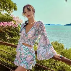 【極美品】おトク❗️SANQI 水着 4点セット 花柄 ラッシュガード付