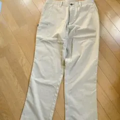 ベージュ ストレートレッグ チノパン