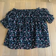 INGNI 花柄オフショルダーブラウス Mのサムネイル