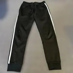 裏起毛　ブラック ラインパンツ　150センチ