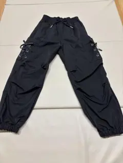 キッズ レースアップ カーゴパンツ ブラック 130のサムネイル