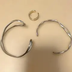 シルバーとゴールドのリング3点セット