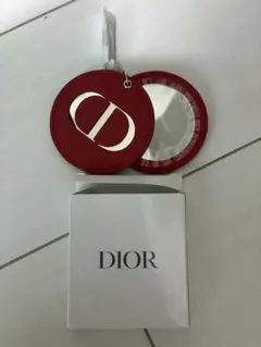 Dior 赤い円形ミラー