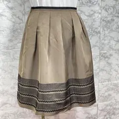 a58 『イネド』ブラウン　フレアスカート 黒装飾ライン　サイズ9 Ｍ　膝丈