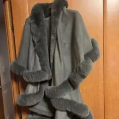 グレー ファー付き ロングショールのサムネイル