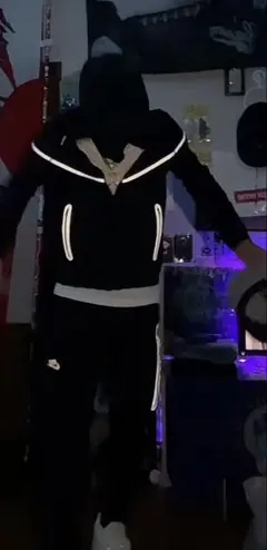 NIKEテックフリースリフレクティブ