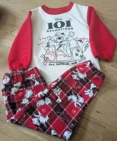 新品タグ付き　100　101匹わんちゃん　キルトパジャマ　長袖　赤