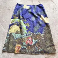 【ホコモモラ】絵画のようなカラフルな膝丈スカート　　ブルー系のサムネイル