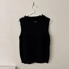 ブラックノースリーブニット