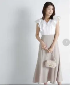 ナチュラルビューティーベーシック　フリルスリーブドッキングワンピース