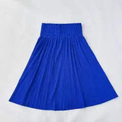 pleats please鮮やかなブルーのプリーツスカート サイズ3のサムネイル