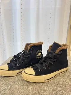 converseファー付きネイビーキャンバススニーカー