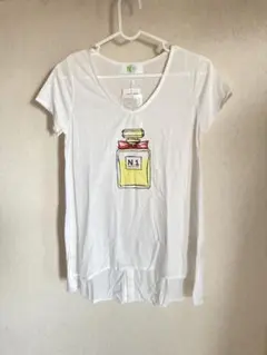 Natural Beauty Basic 香水ボトルプリントTシャツ Mのサムネイル