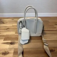 トフ&ロードストーン　ホワイト クロコ型押し ショルダーバッグ