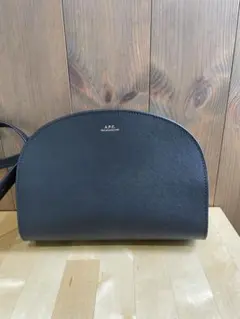 Item thumbnail for item 0f21fe12-d2ec-4403-af49-6f0df000a72c