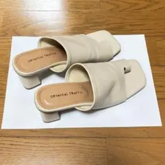 オリエンタルトラフィック　スクエアトゥトングヒールサンダル S ベージュ