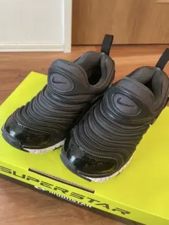 Nike Free ブラック/ホワイト スニーカーナイキ