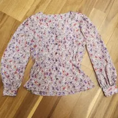 Lily Brown　花柄長袖ブラウス Vネックのサムネイル