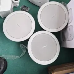 BOSE 天井埋め込み型スピーカー 3個セットのサムネイル