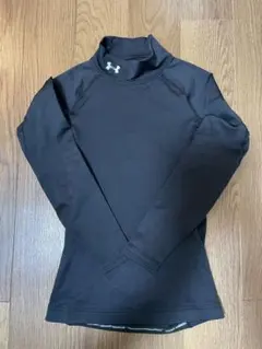 UNDER ARMOUR ブラック アンダーシャツ　YMD