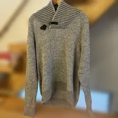 1000円の グレー ストライプ襟 タートルネックニット