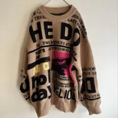 オーバーサイズニット ベージュ 文字プリント