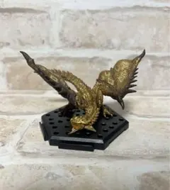モンスターハンター　金火竜リオレイア希少種（怒り状態）フィギュア