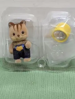 エポック社　「シルバニアファミリー」　くるみリスの赤ちゃんのフィギュアです。