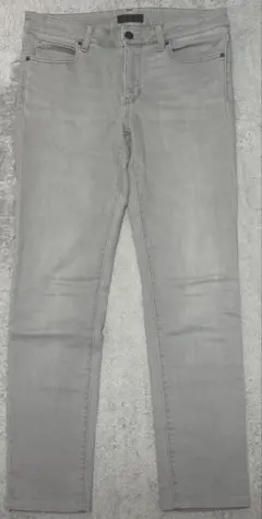 グレー スリムフィット デニムパンツ