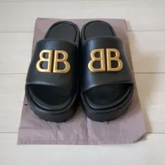 BALENCIAGA バレンシアガ BBロゴ チャンキー スライドサンダルのサムネイル