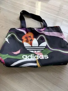 希少adidas フラワーパターン トートバッグ