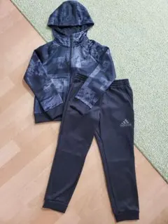 アディダス ジャージセットアップ