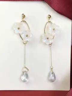 618☆クリスマス　雪の結晶　ピアス(☆イヤリング変更可)