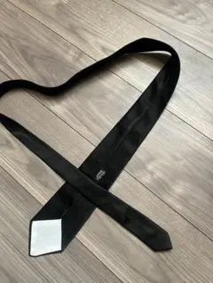 美品　青山　ネクタイ　ブラック　無地　漆黒　冠婚葬祭　葬式　礼装　フォーマル