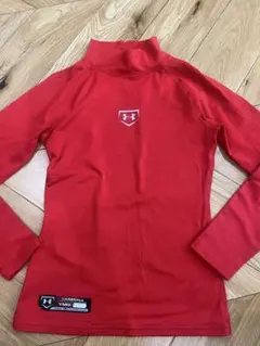 UNDER ARMOUR レッド アンダーシャツ タートルネック
