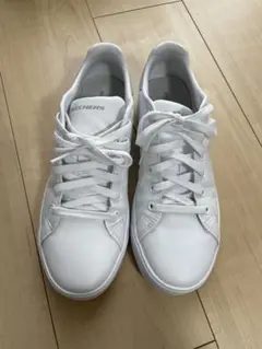 定価4200円　SKECHERS スニーカー 25.0