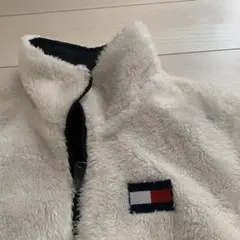 TOMMYHILFIGERホワイト.ブラック リバーシブルフリースジャケット