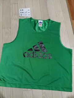 adidas　アディダス　タンクトップ　ノースリーブ　トレーニングウェア