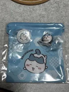 ちいかわ くら寿司 コラボ ハチワレ 3点セット巾着 缶バッジ キーホルダー