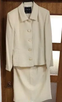 レディーススーツ 11号サイズ