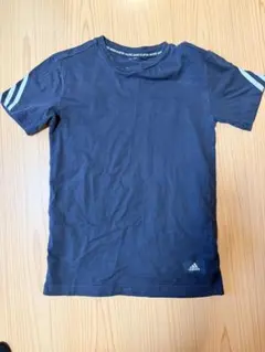 adidas 黒　Tシャツ 130くらい　細身